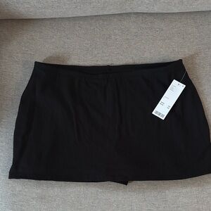 NWT out from under micro mini skort size L black